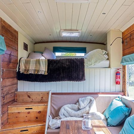 The Hoot Romantic Glamping Southwick  Exterior foto
