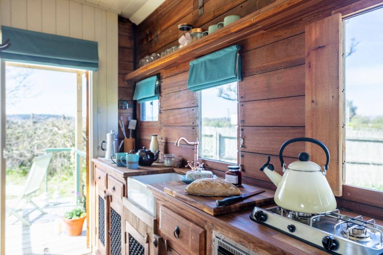 The Hoot Romantic Glamping Southwick  Exterior foto