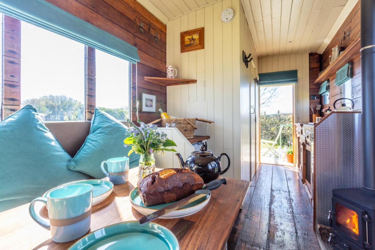 The Hoot Romantic Glamping Southwick  Exterior foto