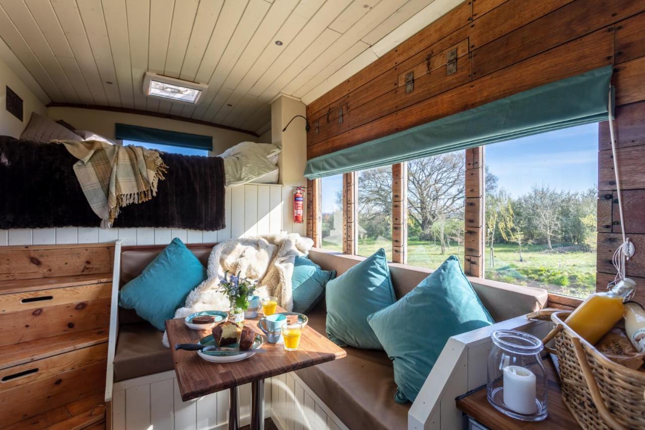 The Hoot Romantic Glamping Southwick  Exterior foto