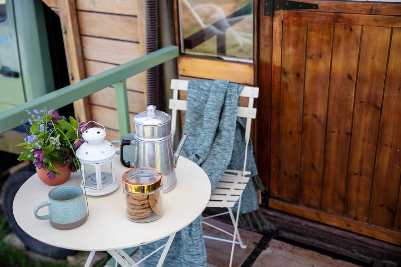 The Hoot Romantic Glamping Southwick  Exterior foto